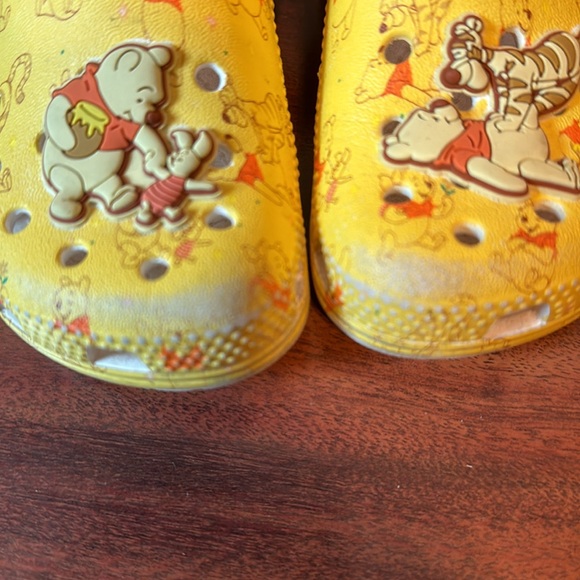 Winnie the Pooh Crocs - Picture 5 of 5